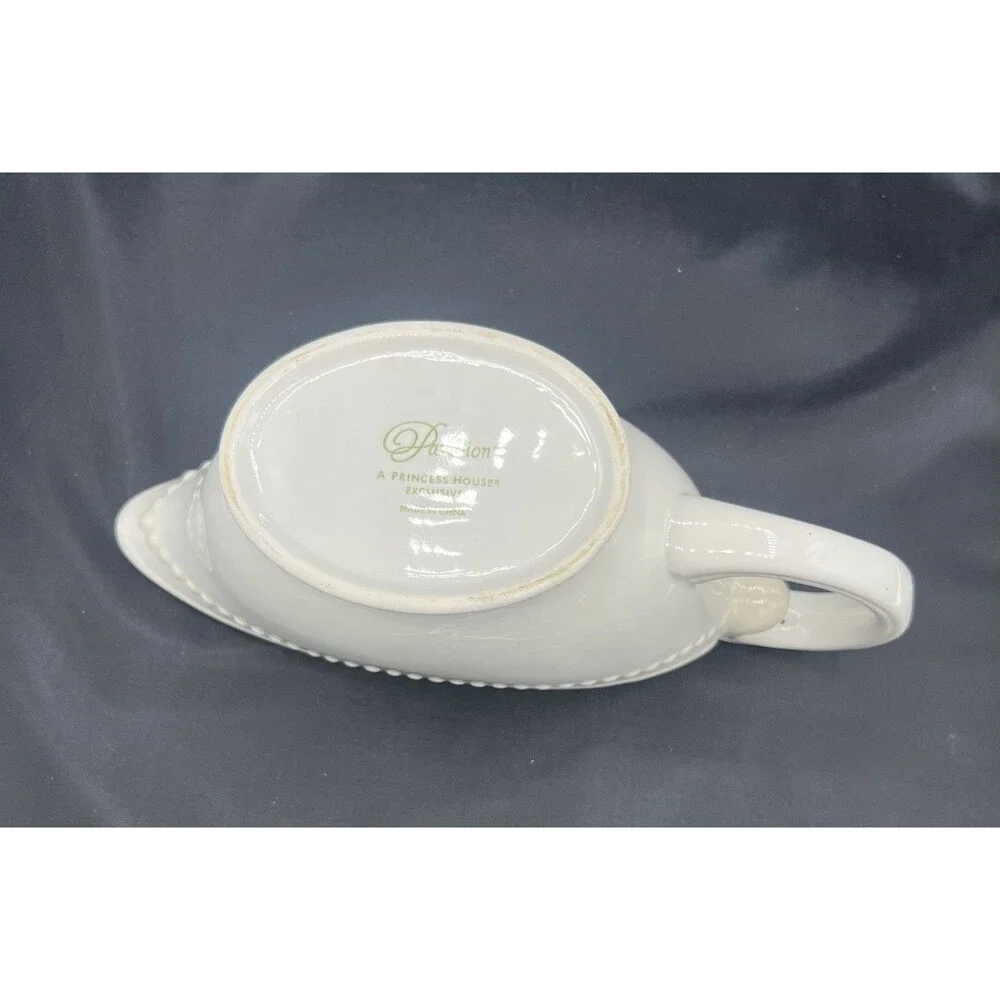 Princess House Pavillion Gravy Boat Ivory Beaded Light Crazing 1408